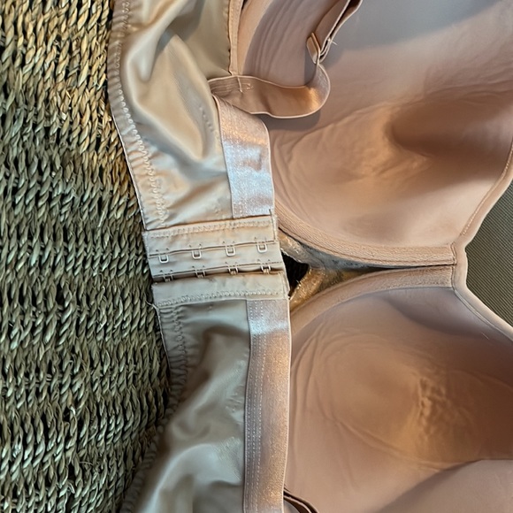 Avenue Body Bra - 52C Nude Underwire, Lace, Padded - Picture 3 of 10